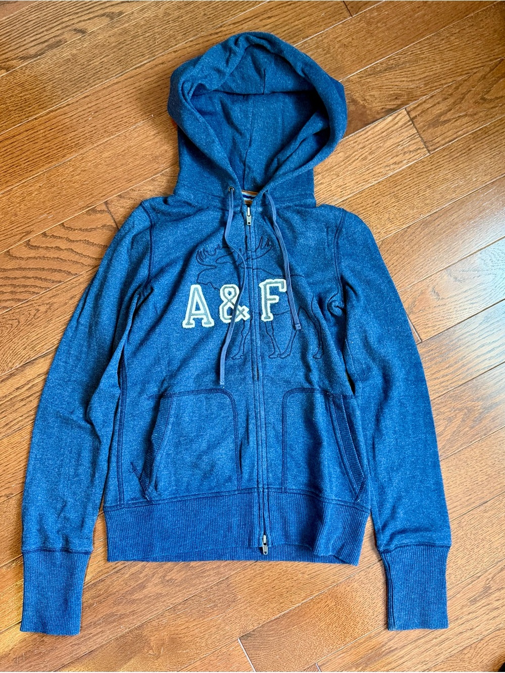 Women’s Abercrombie & Fitch Navy Blue Hooded Full Zip Sweatshirt. Size Medium